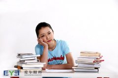 高考生的忧虑：手术后多久可以恢复视力？